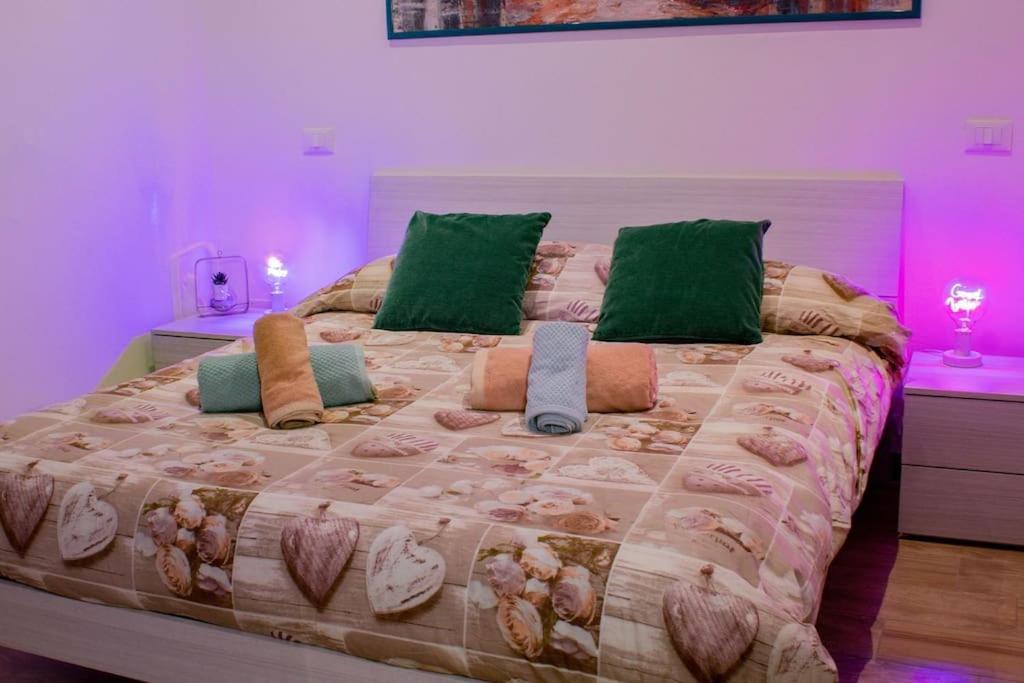 Urban Loft - Purple Loft Apartment Turin
